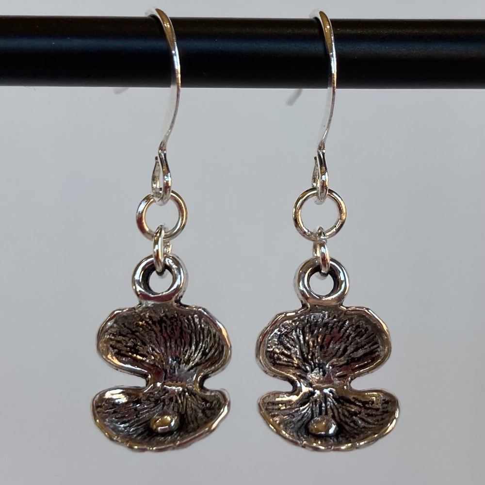 HAND CRAFTED EARRINGS Oyster Pearl Sterling Silver Petite Dangle Drop NWT - Picture 11 of 11